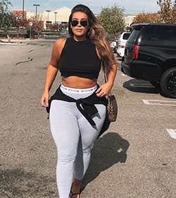 white outfit ideas with active pants, sportswear, trousers: Crop top,  Active Pants,  Instagram girls,  White Trousers,  White Active Pants,  White Sportswear,  White Crop Top  