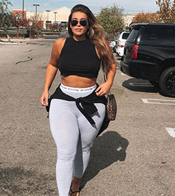 white outfit ideas with active pants, sportswear, trousers: Crop top,  Active Pants,  Instagram girls,  White Trousers,  White Sportswear,  White Crop Top  