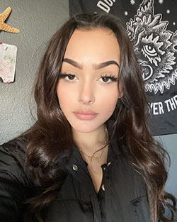 Hailey Orona Face Makeup Ideas, Glossy Lips, Hairstyles For Long Hair: Long hair,  Brown hair,  Hairstyle Ideas,  Cute Girls Instagram,  Cute Instagram Girls,  Hailey Orona Instagram  