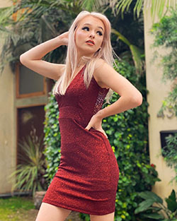 Zoe Laverne cocktail dress clothing ideas, instagram photoshoot: Cocktail Dresses,  Red Dress,  Red Cocktail Dress,  Zoe Laverne TikTok  