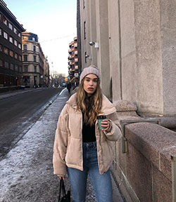 Isabelle Tounsi beanie, jeans, coat colour ideas: Casual Outfits,  BEANIE,  coat,  Jeans Outfit  