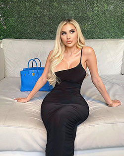 black outfit ideas with dress, legs picture, blond hairstyle: black dress,  Alexa Dellanos Pics  