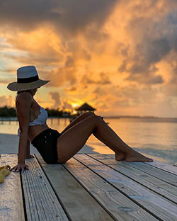 Amanda Ferguson legs photo, vacation, sitting: Fashion Sports,  Sexy Outfits  