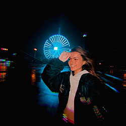 Anna Zak outdoor fun, Cool Girls, visual effect lighting: Electric blue,  Instagram girls,  Anna Zak Instagram  