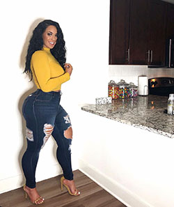 Yellow and black leggings, jeans, legs picture: Instagram girls,  Yellow And Black Outfit,  yellow top  