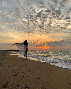 Stefanie Capshield, horizon, cloud, shore: 