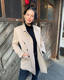 Emily DiDonato trench coat, overcoat, blazer outfits for girls: jacket,  Trench coat,  Blazer,  Instagram girls,  coat,  Burberry Trench  