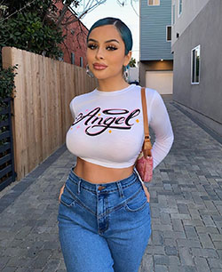 white clothing ideas with crop top, t-shirt, shirt: Crop top,  White Jeans,  White Shirt,  Aidette Cancino,  Denim Outfits,  White Crop Top,  White T-Shirt  