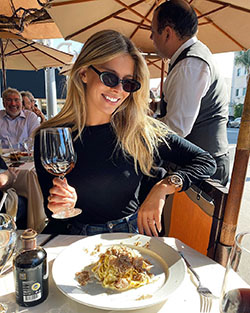 Natasha Oakley eyewear, restaurant, vacation: Natasha Oakley Instagram  
