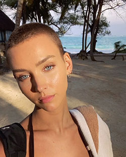 Rachel Cook Lovely Face, Natural Glossy Lips, Hairstyle For Women: Instagram girls,  Hairstyle Ideas,  Cute Instagram Girls  