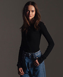 black colour outfit, you must try with jeans, hot girls photoshoot, apparel ideas: Kristina Pimenova Pics  