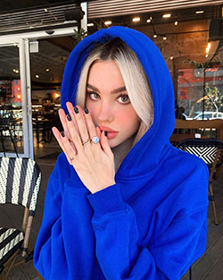 Maria Domark Beautiful Lips, Long Hair Ideas, Haircuts: Cobalt blue,  Electric blue,  Electric Blue And Cobalt Blue Outfit  