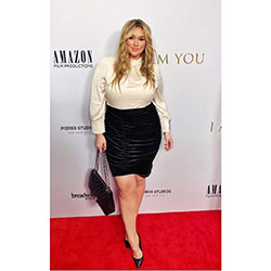 Hunter McGrady cocktail dress pencil skirt outfits for girls: Cocktail Dresses,  Red Carpet Dresses,  Pencil skirt,  Dresses Ideas,  Instagram girls  