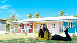 Hsu Eaint San, real estate, building, sitting: Instagram girls,  Hsu Eaint San Instagram  