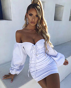Fotos de muslos de Sierra Skye, fotos de piernas calientes, peinado rubio: Pelo largo,  Pelo rubio,  modelo caliente,  vestidos calientes,  Fotos de Sierra Skye  