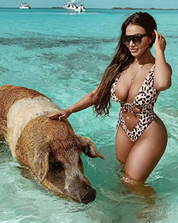 Aylen Alvarez bikini swimwear outfits for girls, fun pic: swimwear,  Instagram girls  