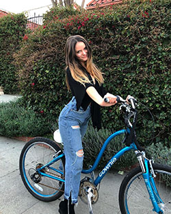 elise shannon adam, bicycle accessory, bicycle handlebar, bicycle saddle: Fitness Model  