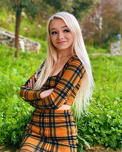 yellow trendy clothing ideas with tartan, in blond hairs, Cute Long Hairstyles: Zoe Laverne TikTok  