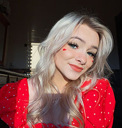Zoe Laverne in blond hairs, Lovely Face, Lip Makeup: Blonde Hair,  Hairstyle Ideas,  Cute Girls Instagram,  Cute Instagram Girls,  Zoe Laverne TikTok  