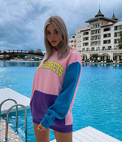 Maria Domark Easy Long Hairstyles, costumes designs, long hair: Instagram girls,  Yellow And Blue Outfit  