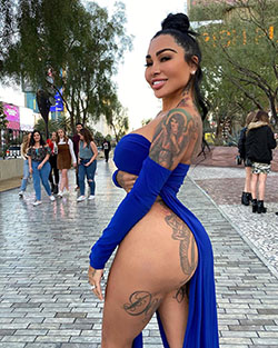 Brittanya Razavi photography for girl, woman thighs, fine legs: Instagram girls  