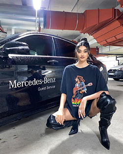 Neelam Gill t-shirt, jeans colour outfit, automotive design: Instagram girls,  Jeans Outfit,  T-Shirt Outfit  