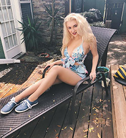 Anna Faith photoshoot poses, woman thighs, hot legs picture: Blonde Hair,  Sexy Outfits,  Instagram girls,  Hot Dresses  