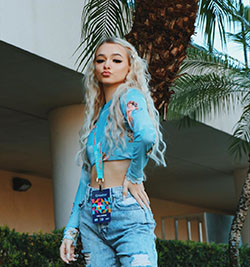 Turquoise and blue jeans, photoshoot poses, Glossy Lips: Turquoise And Blue Outfit,  Zoe Laverne TikTok  