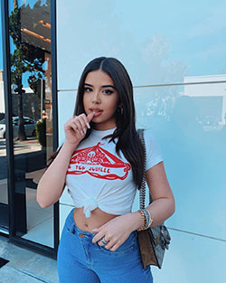 blue outfit ideas with jeans, photoshoot ideas, model photography: Blue Jeans,  Instagram girls  