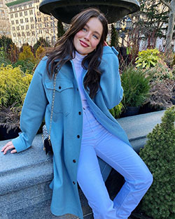blue outfits for girls with trench coat, overcoat, denim: Blue Jeans,  Trench coat,  Blue Denim,  Instagram girls,  Wool Coat  