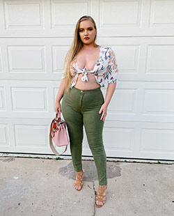 Khaki and green jeans, outfit ideas, street fashion: Instagram girls  