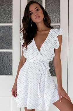White outfit Stylevore with cocktail dress, wrap dress, dress: Cocktail Dresses,  Crop top,  fashion model,  Maxi dress,  Casual Outfits,  Vestido Boho  