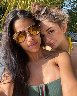 Daniela Baptista having fun, Natural Lips, Girls Hairstyle: Sunglasses,  Instagram girls,  Cute Instagram Girls  