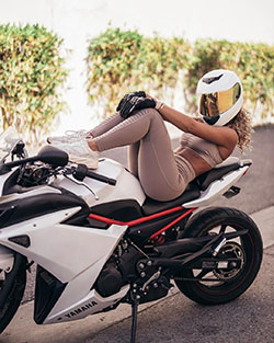 Jena Frumes, personal protective equipment, motorcycle helmet, automotive design: Instagram girls,  Jena Frumes Instagram  