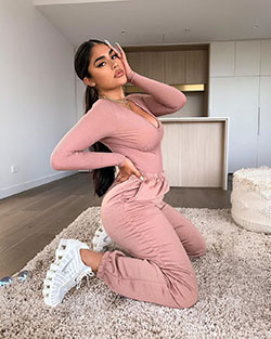 Maria Perez girls photoshoot, thigh pics, legs pic: Long hair,  Hot Model,  Instagram girls,  Hot Dresses  