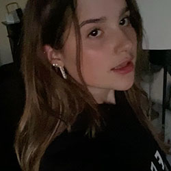 Annie LeBlanc Girls With Cute Face, Beautiful Lips, Hairstyle For Girls: Hairstyle Ideas,  Cute Girls Instagram,  Cute Instagram Girls,  Annie LeBlanc Instagram  