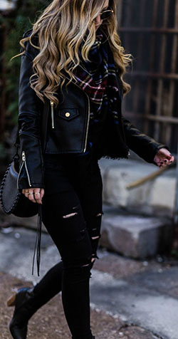 Cute all black winter outfits: Black Outfit,  winter outfits,  Leather jacket,  Street Style  