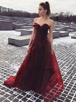 Sweetheart neck prom dress bridal party dress, fashion model: Evening gown,  Ball gown,  fashion model,  Prom Dresses,  Formal wear,  Bridal Party Dress,  Red Outfit  