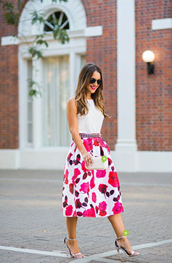 Colour outfit, you must try outfit con enaguas twinset long skirt, floral midi skirt: Street Style,  Twinset Long Skirt,  Classy Fashion,  Floral Midi,  Midi Skirt,  Flowy skirt,  High-Low Skirt,  Floral Outfits,  Swing skirt  