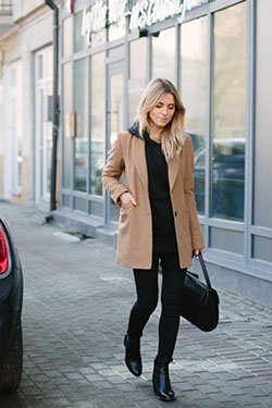 Brown colour outfit with trench coat, overcoat, blazer: Trench coat,  Street Style,  Casual Outfits,  Classy Fashion  