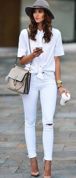 White jeans summer outfit, street fashion, casual wear, t shirt: T-Shirt Outfit,  White Outfit,  Street Style  