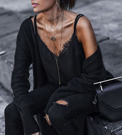 Black colour outfit ideas 2020 with sweater: Black Outfit,  Johanna Ortiz,  Street Style  