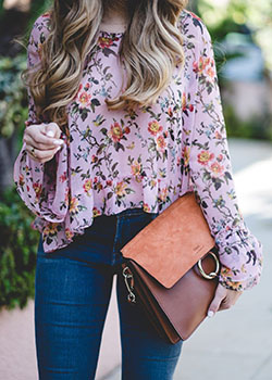 Outfit with floral blouse, street fashion, t shirt: T-Shirt Outfit,  Street Style,  Brown And Pink Outfit,  Floral Top Outfits  