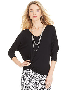 Black classy outfit with blouse, top: T-Shirt Outfit,  Black Outfit,  Skirt Outfits  