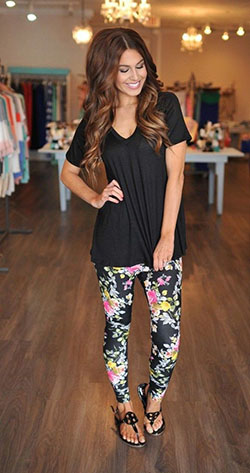 Cute outfits with leggings and sandals: T-Shirt Outfit,  Legging Outfits  