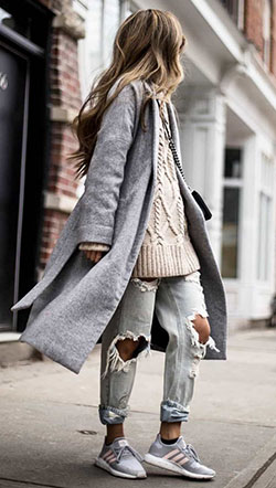 Outfit instagram with overcoat, jeans, coat: Casual Outfits,  Haute couture,  Street Style,  Wool Coat  