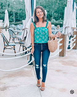 Turquoise and white colour outfit ideas 2020 with leggings, denim, jeans: Street Style,  Turquoise And White Outfit,  Ripped Jeans  