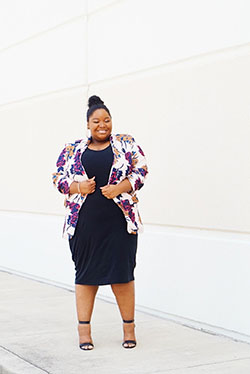 Purple and white classy outfit with trousers: Street Style  