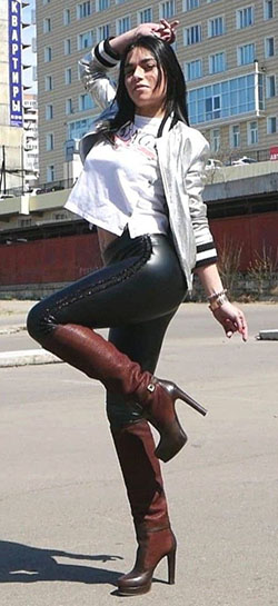 Outfit with leggings, leather, tights: high heels,  High Heeled Shoe,  Brown Boots Outfits  
