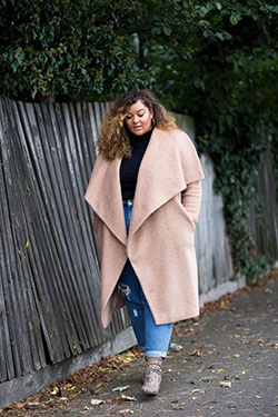 Beige and brown trendy clothing ideas with fur clothing, jeans, coat: Fur clothing,  Street Style,  Beige And Brown Outfit,  Winter Outfit Ideas  